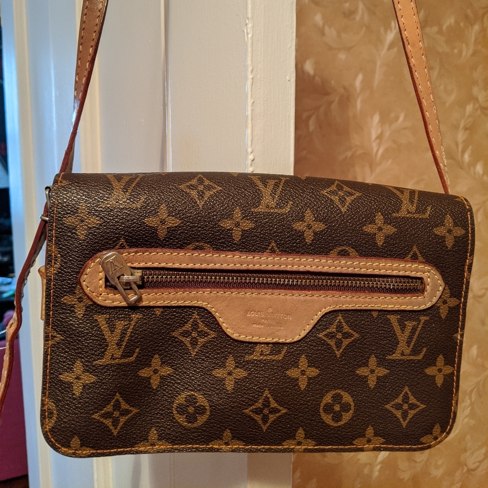 Beautiful Original LV purse